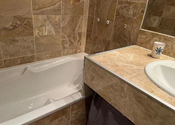 T2 Avec Terrasse Et Accès Direct à - Fr-1-374-228 Apartamento