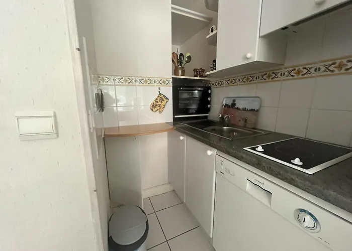 T2 Avec Terrasse Et Acces Direct A - Fr-1-374-228 *